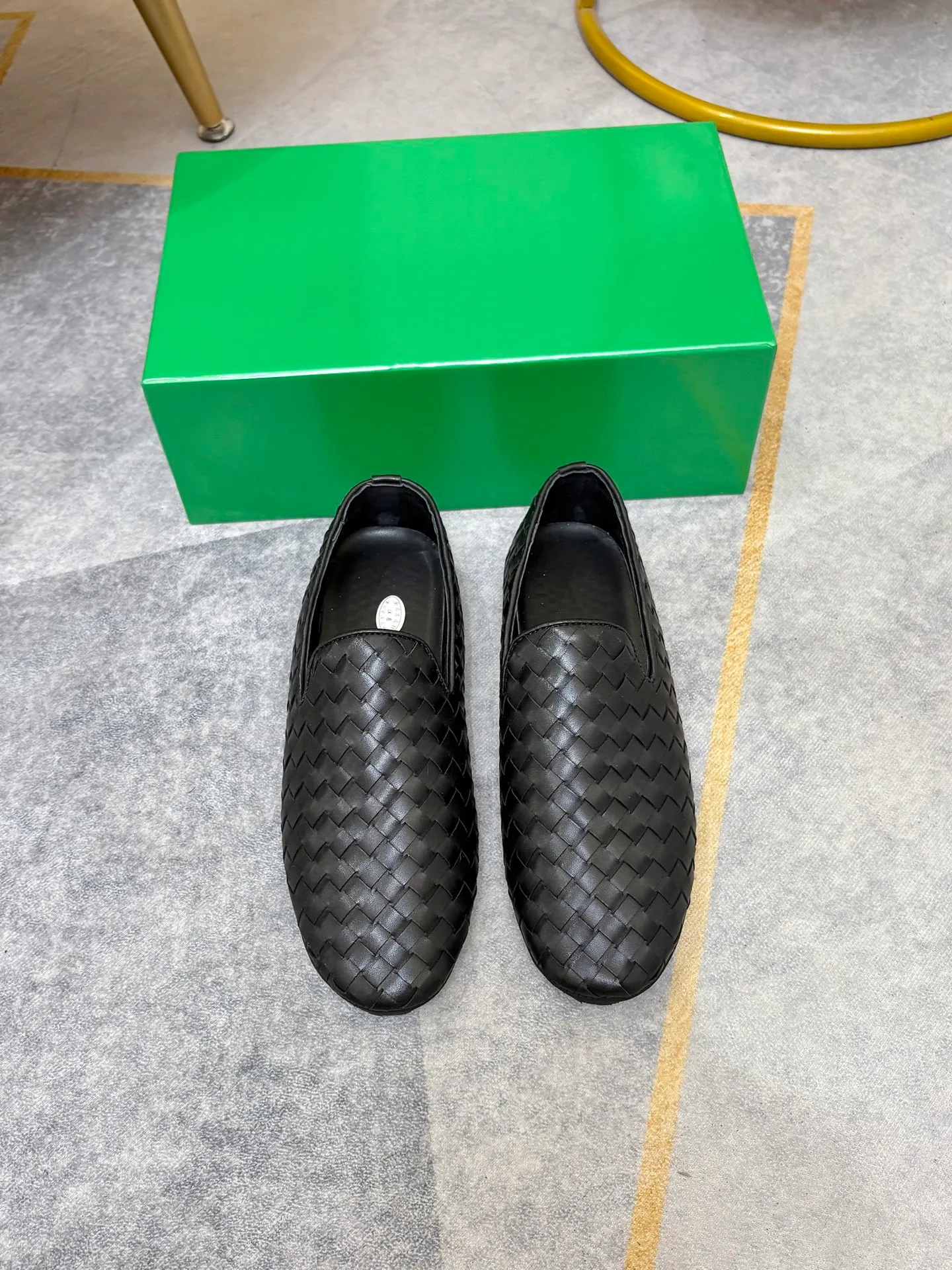 P420. BV men's casual shoes, handsome and versatile low-top shoes, woven cowhide upper, pigskin lining for the feet, 🌺🌺perfect shoe last, 🌲🌲 fashionable and handsome, comfortable on the feet, 🚗🚗wear-resistant and non-slip rubber outsole. Code number: 38-44. 45 is custom-made and cannot be returned or exchanged